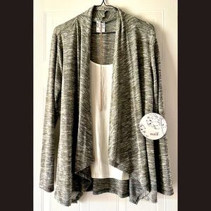 Naïf gray and white shirt